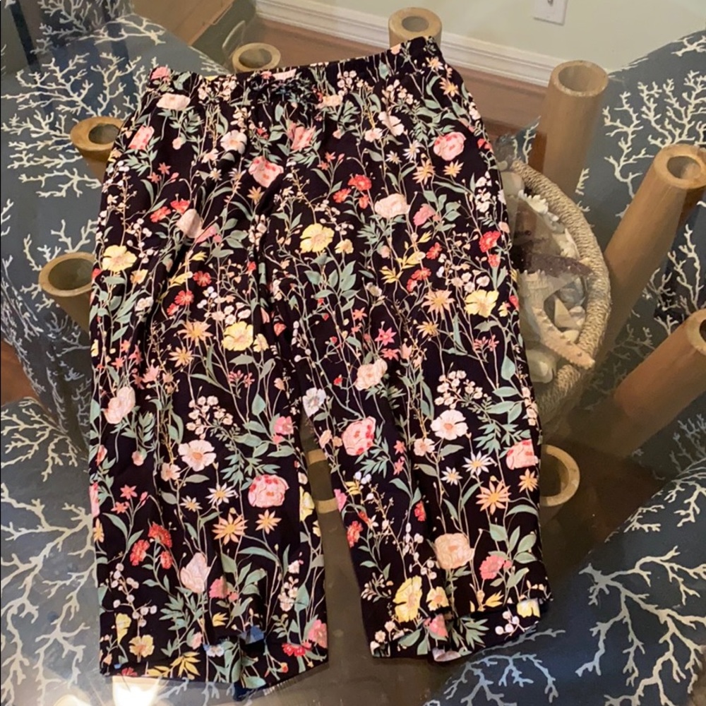 Cropped Floral Loft Pants